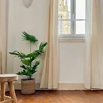 Le Saint Jacques كومبيينْيِ