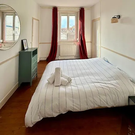 Le Saint Jacques كومبيينْيِ